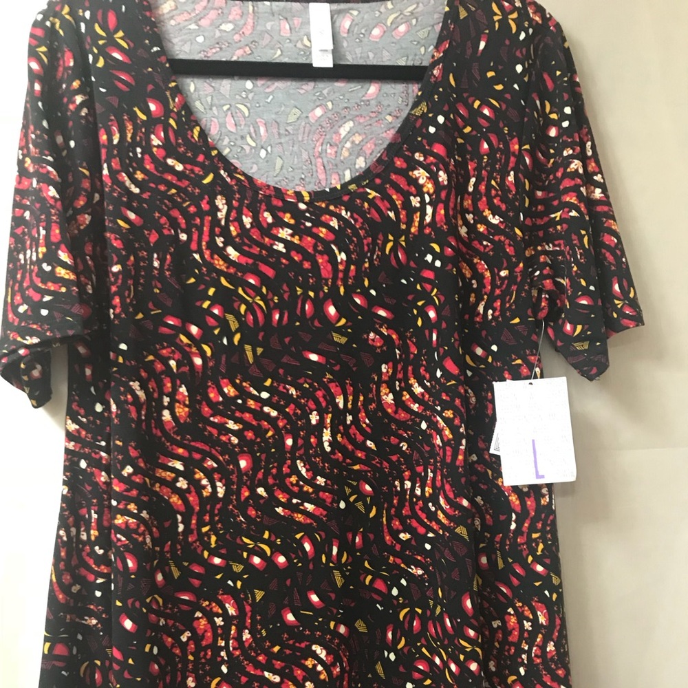 ⭐️LuLaRoe Perfect T